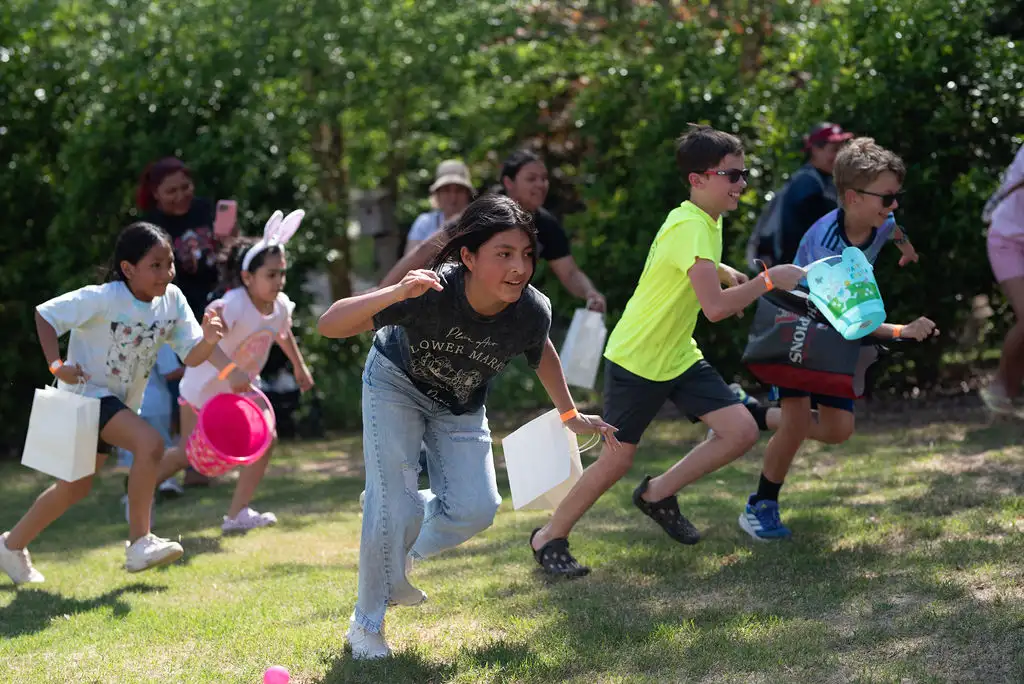 Racing Kids at The Egg Hunt Racing Kids at The Egg Hunt